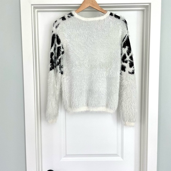 Forever 21 Animal Print Fuzzy Sweater S - Picture 4 of 5